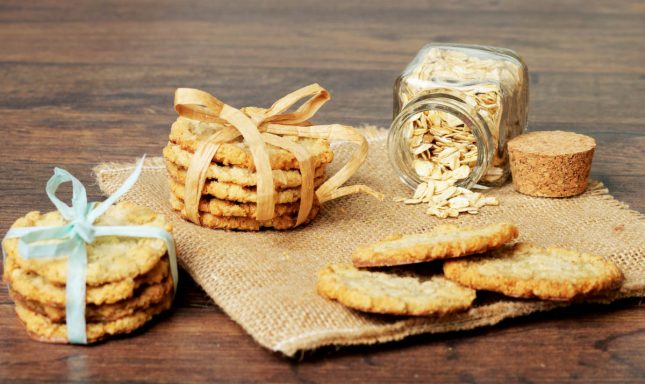 Anzac Biscuits Recipe – Crispy Oat Cookies Classic Anzac Biscuits Recipe