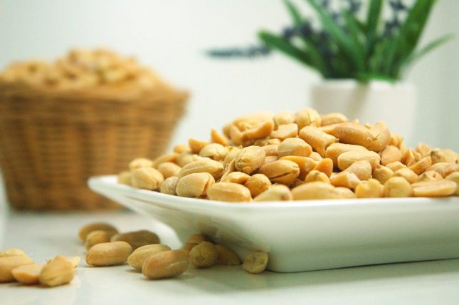 Food allergy symptoms and diagnosis Food allergies - peanuts