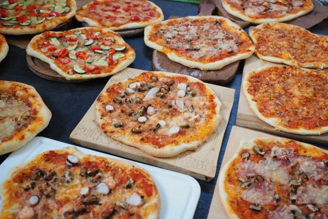 Party food for big groups Summer holiday food-pizza