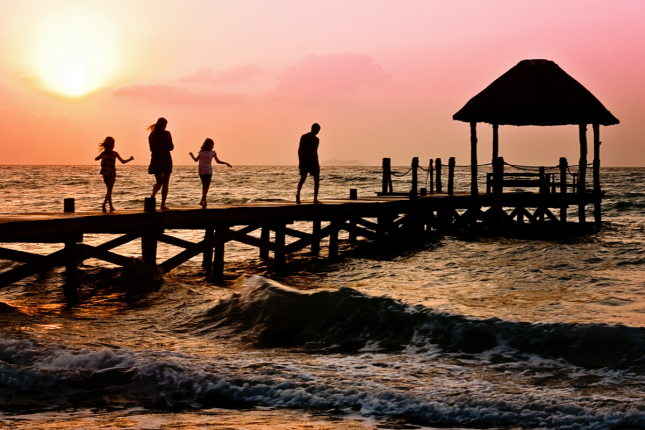 Saving Money on Family Holidays Saving money on family holidays