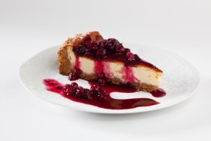 White chocolate cheesecake with raspberry purée