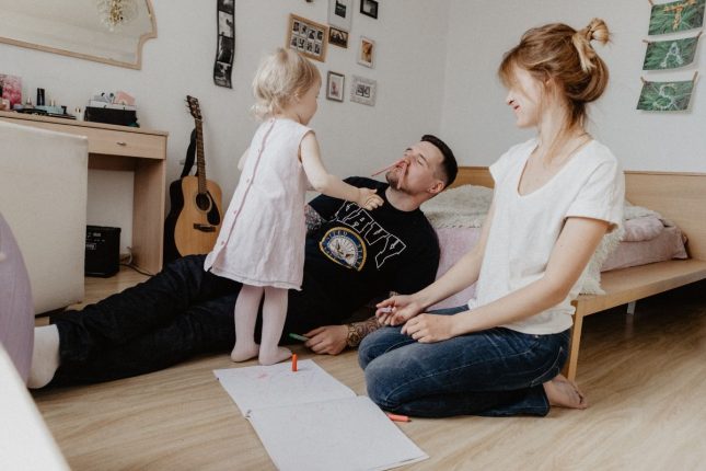 Creating Wellbeing with a ‘Family Play Day’ Creating Wellbeing with a Family Play Day