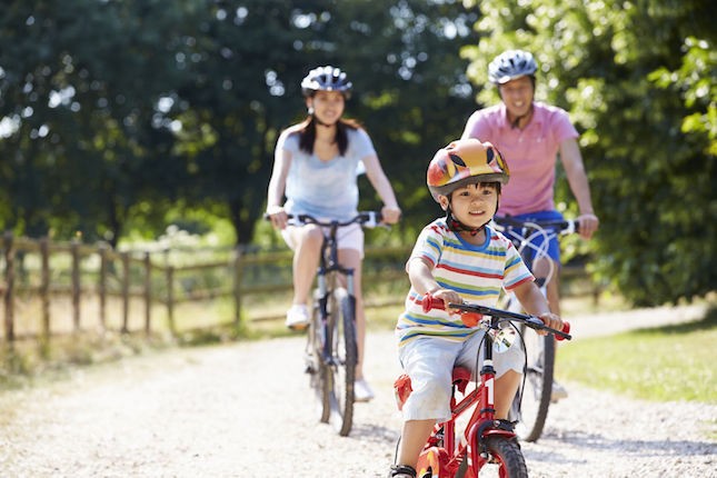 Handy tips for cycling with the family this summer