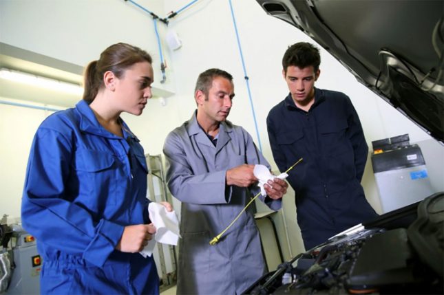 Tools to help your teen build their career careers-new-zealand-tools-to-help-your-teen