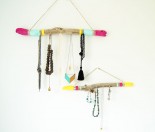 DIY_driftwood-jewerly-hanger