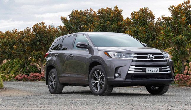 Toyota Highlander GXL-front view