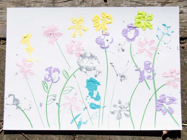 Flower printing – Invitation to play flower-printing-invitation-to-play
