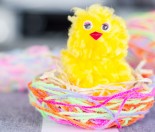DIY wool basket with Easter pompom chicken